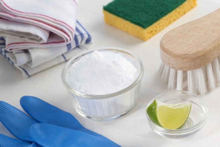 Use Baking Soda to Remove smells from wigs